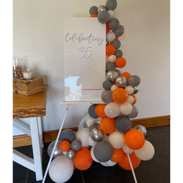 Easel & Organic Balloon Display