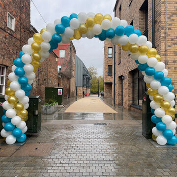 Twisted Balloon Arch