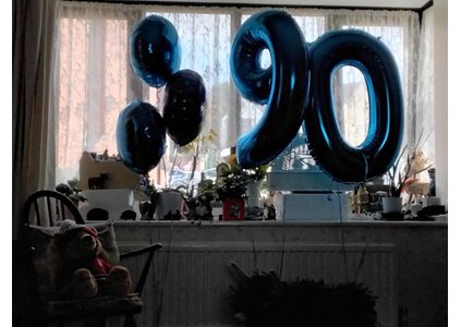 Customer image of 90th Birthday Royal Blue Foil Balloon Package