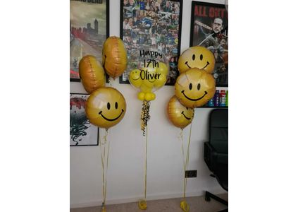 Customer image of Smiley Faces Balloon Package