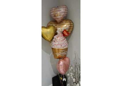 Customer image of 'Be Mine' Valentine's Day Giant Balloon Bunch