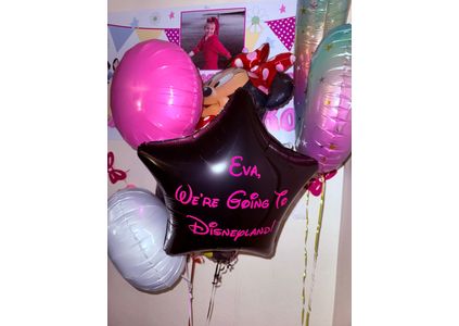 Customer image of Minnie Mouse Giant Foil Head Birthday Balloon Package
