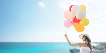 Travel,,Tourism,,Summer,,Holidays,And,People,Concept,-,Smiling,Young